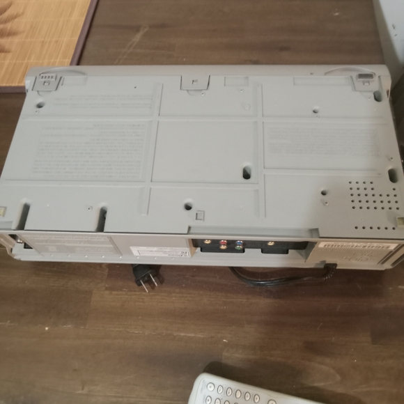 Emerson EWD2204 DVD VCR Combo w/ Remote Tested And Works. - Picture 6 of 10